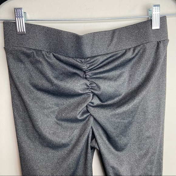 Sparkly gray scrunchy butt leggings size large - Picture 5 of 7